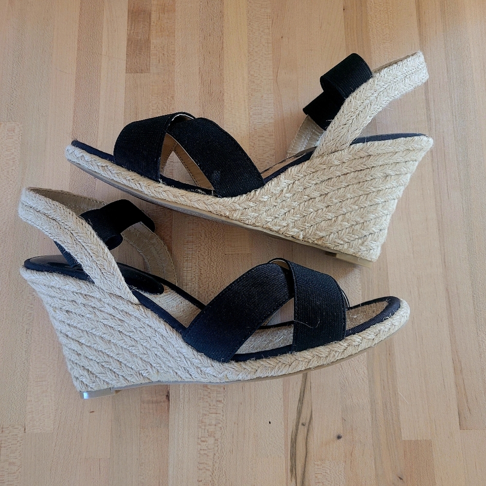 Apt. 9 Black and Tan Espadrille Wedge Cross Toe, Slingback Sandal. Size 10 - Picture 9 of 12